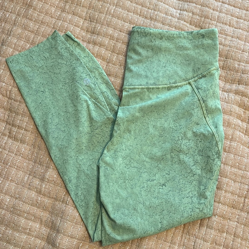 Lululemon base pace leggings